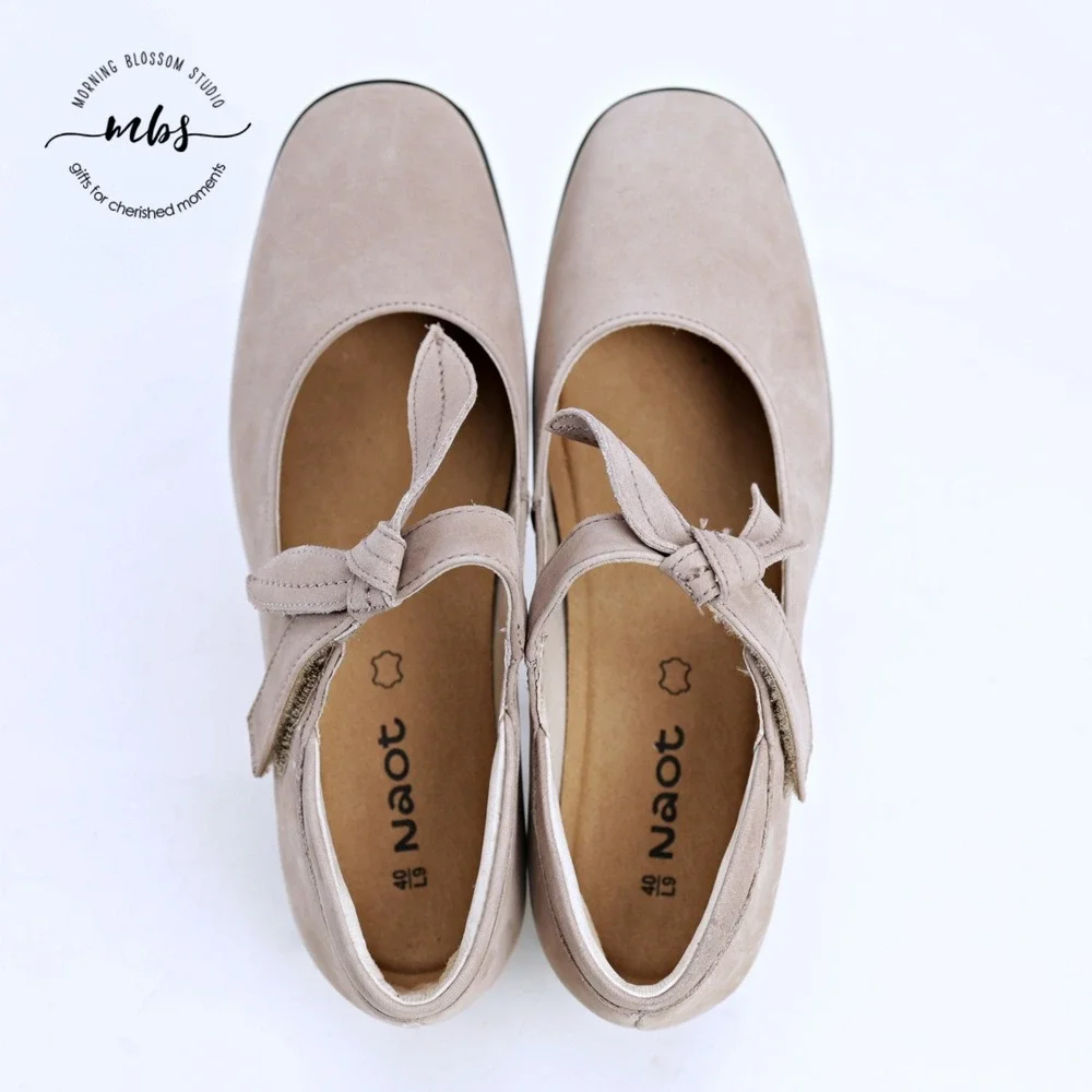 NIB Naot Nobility Mary Jane Crinkle Patent Leather Orthopedic Tan Women‎ 40